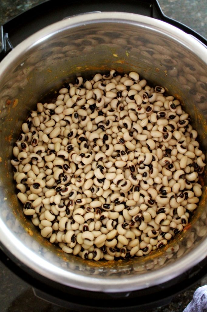 Black Eyed Peas Curry / Lobia Masala – Instant Pot | Stove Top | Living ...