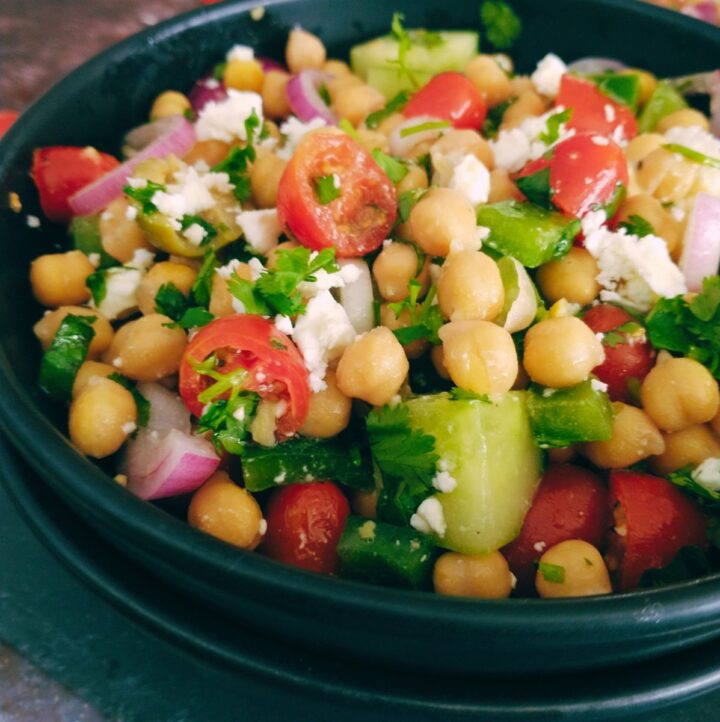 Easy 10-minute Mediterranean Chickpea Salad - Living Smart And Healthy